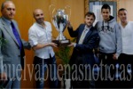 Merecido homenaje al Club de Sordos de Huelva por su triunfo en la Liga de Campeones. (huelvabuenasnoticias.com)