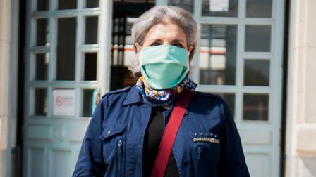 El "miedo" de los sordos a las mascarillas: la lucha de Marisa para leer los labios a partir de ahora. (Jaime Susanna / elespanol.com)