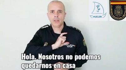 La Policía Nacional lanza un mensaje en lengua de signos: “Quédate en casa”. (tododisca.com)