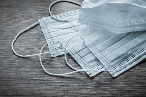 Les farmàcies catalanes comencen el repartiment de màscares gratuïtes. (AMIC)