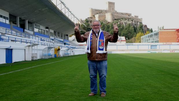 El ejemplo de Juan Sánchez, el único presidente sordo del fútbol español. (abc.es)