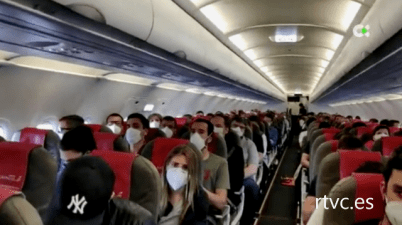 Bruselas propone abrir el turismo entre zonas seguras de la UE y reducir el pasaje de los aviones. (20minutos.es)