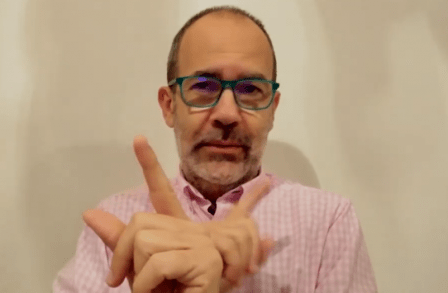 Albert R. Casellas: "Les mascaretes transparents facilitarien la comunicació de les persones sordes". (xarxanet.org)