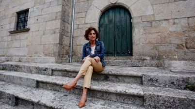 Mercedes Fernández Cons: «Conozco personas sordociegas con trabajo, hijos y una vida normal». (lavozdegalicia.es)