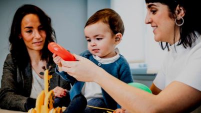 Las familias con hijos sordos reclaman una educación inclusiva bilingüe en lengua de signos. (que.es)