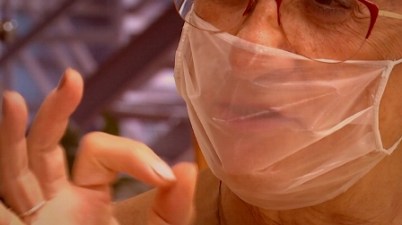 Una mascareta transparent facilitarà la comunicació a les persones sordes. (beteve.cat)