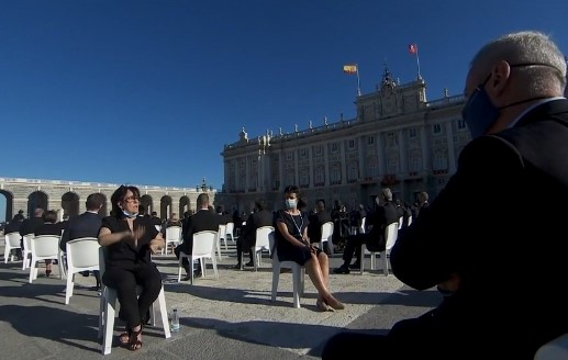 Es falso que miembros de Podemos se dieran la vuelta en la ceremonia de Estado. (newtral.es)