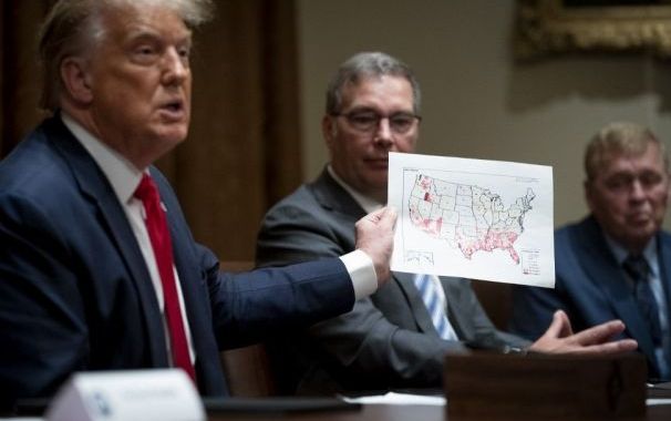 Demandan a la Casa Blanca por no facilitar intérpretes del lenguaje de señas durante reportes de la pandemia. (es-us.noticias.yahoo.com)