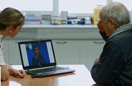 Ribera Salud facilita a sus profesionales herramientas para garantizar la comunicación con los pacientes. (elperiodic.com)