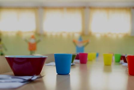 CCOO moviliza al personal de servicios externalizados de colegios públicos, "olvidados" en la 'vuelta al cole'. (teleprensa.com)