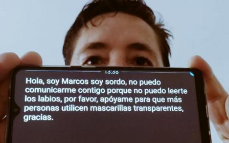 Un joven con sordera reclama al ministro Illa homologar unas mascarillas transparentes que permitan leer los labios. (servimedia.es)