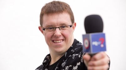 Eloi Collell: “Vull ser un motor de canvi com a primer presentador amb Síndrome de Down”. (Clack - AMIC)