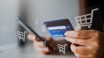 El 56% de les compres per a la tornada a l' escola es fan per internet. (Marketing4ecommerce.net / AMIC)