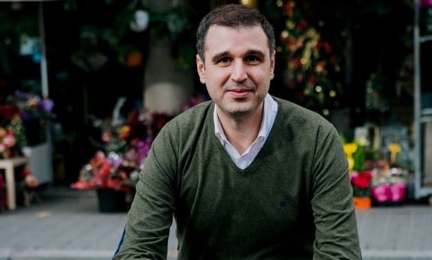 Roger Pallarols: "La meitat de bars i restaurants de Barcelona poden desaparèixer". (AMIC)