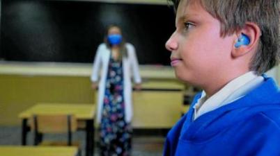 Markel sufre pérdida auditiva: "No escucho bien a mis profes con la mascarilla". (deia.com)