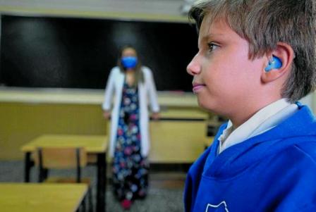 Markel sufre pérdida auditiva: "No escucho bien a mis profes con la mascarilla". (deia.com)