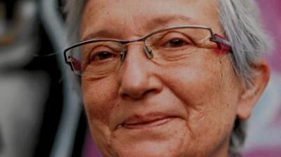 El calvario de una profesora sorda para leer los labios de sus alumnos: «Todo cambió con las mascarillas». (abc.es)