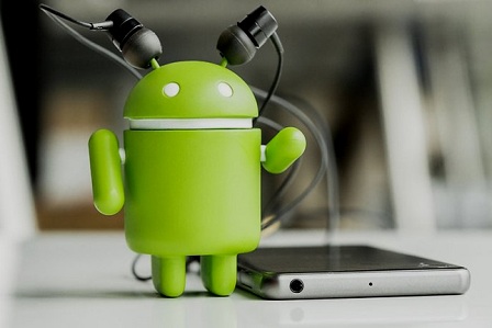 Android ahora avisa de ruidos a personas con problemas de audición. (Lucía Loyarte / comunicacionmarketing.es)