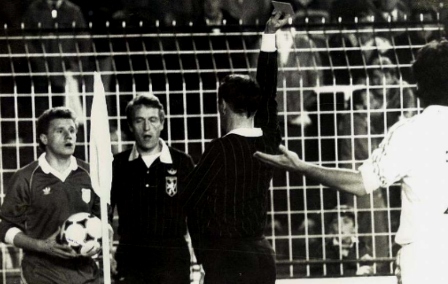 El exjugador sordo expulsado en el Bernabéu por protestar: "El árbitro decidió robarnos, todavía hoy no lo entiendo". (marca.com)