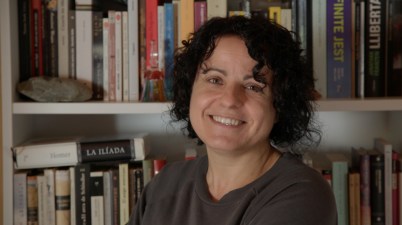 Núria Busquet: “La imposició de separar-nos durant la covid és molt perillosa: tancar-te en la teva bombolla, no sentir altres opinions, és la base del feixisme”. (Clack - AMIC)