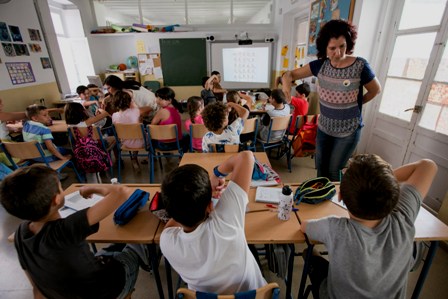 El Consejo Escolar de Andalucía a favor de la equiparación salarial de los técnicos de integración y lengua de signos. (cadiznoticias.es)