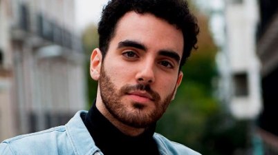 Marcos Pereira: “Retrasé mi salida del armario para no verme doblemente señalado como sordo y gay”. (shangay.com)