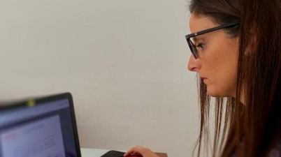 Esbrí (PSPV-PSOE) pide reforzar las medidas contra la violencia machista y la homologación de las mascarillas para personas con deficiencia auditiva. (elperiodic.com)