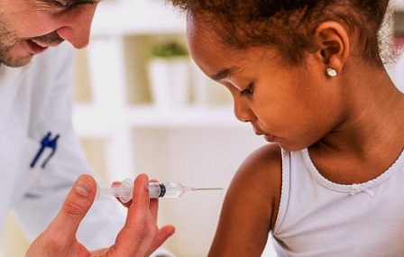 La vacuna pediátrica DTP podría generar inmunidad cruzada frente al Covid, según un estudio. (isanidad.com)