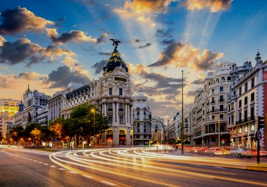 Madrid avança, Barcelona mira el retrovisor. (AMIC)