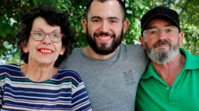 Una familia sorda de Santiago, finalista al premio del público de Youtubeir@s. (lavozdegalicia.es)