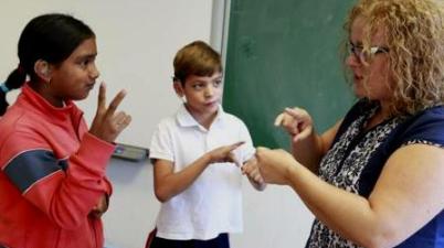 Nuevo Diccionario cubano de Lengua de señas. (cibercuba.com)