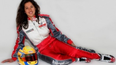 La piloto sorda Lydia Sempere busca mediante crowdfunding convertirse en la primera mujer en ganar el Campeonato de España de Turismos. (elperiodic.com)