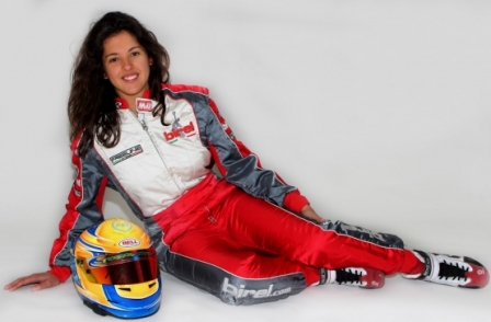 La piloto sorda Lydia Sempere busca mediante crowdfunding convertirse en la primera mujer en ganar el Campeonato de España de Turismos. (elperiodic.com)