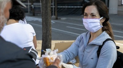 Arrels atén més de 2.600 persones sense llar durant el 2020, l’any de la pandèmia de Covid-19. (social.cat / AMIC)