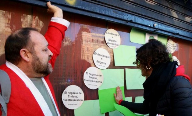 Els municipis catalans es planten contra Endesa pels talls de llum en plena onada de fred. (social.cat / AMIC)