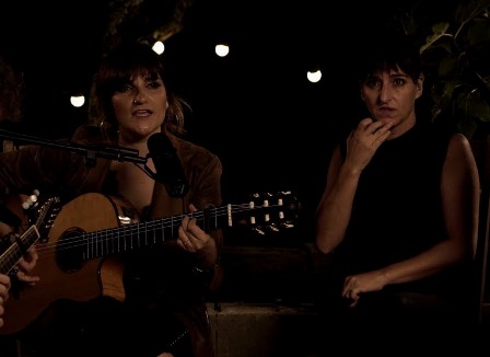 Videoclip: Rozalén nos regala la versión acústica de Loba. (cadenadial.com)