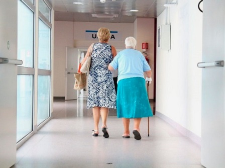 Les residències de Catalunya faran un test ràpid d’antígens a totes les persones que visitin residents. (diarideladiscapacitat.cat)